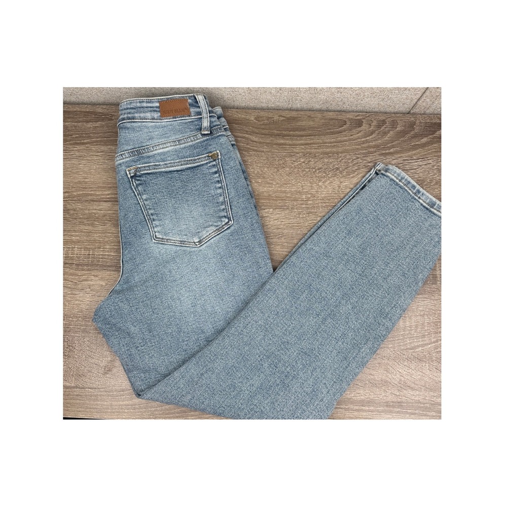 Judy Blue Mid Rise Slim Fit Jeans Women's 3/26 Light Wash Stretchy Denim JB88225